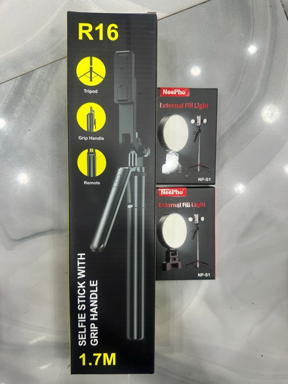 R16 + adjustable light